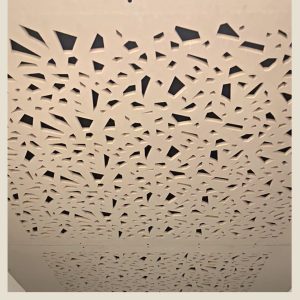 ALTO – Plafond acoustique & décoratif spécial couloir design VIBRA inédit